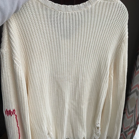 Peace Love World amor destructed sweater size medium - Picture 6 of 8